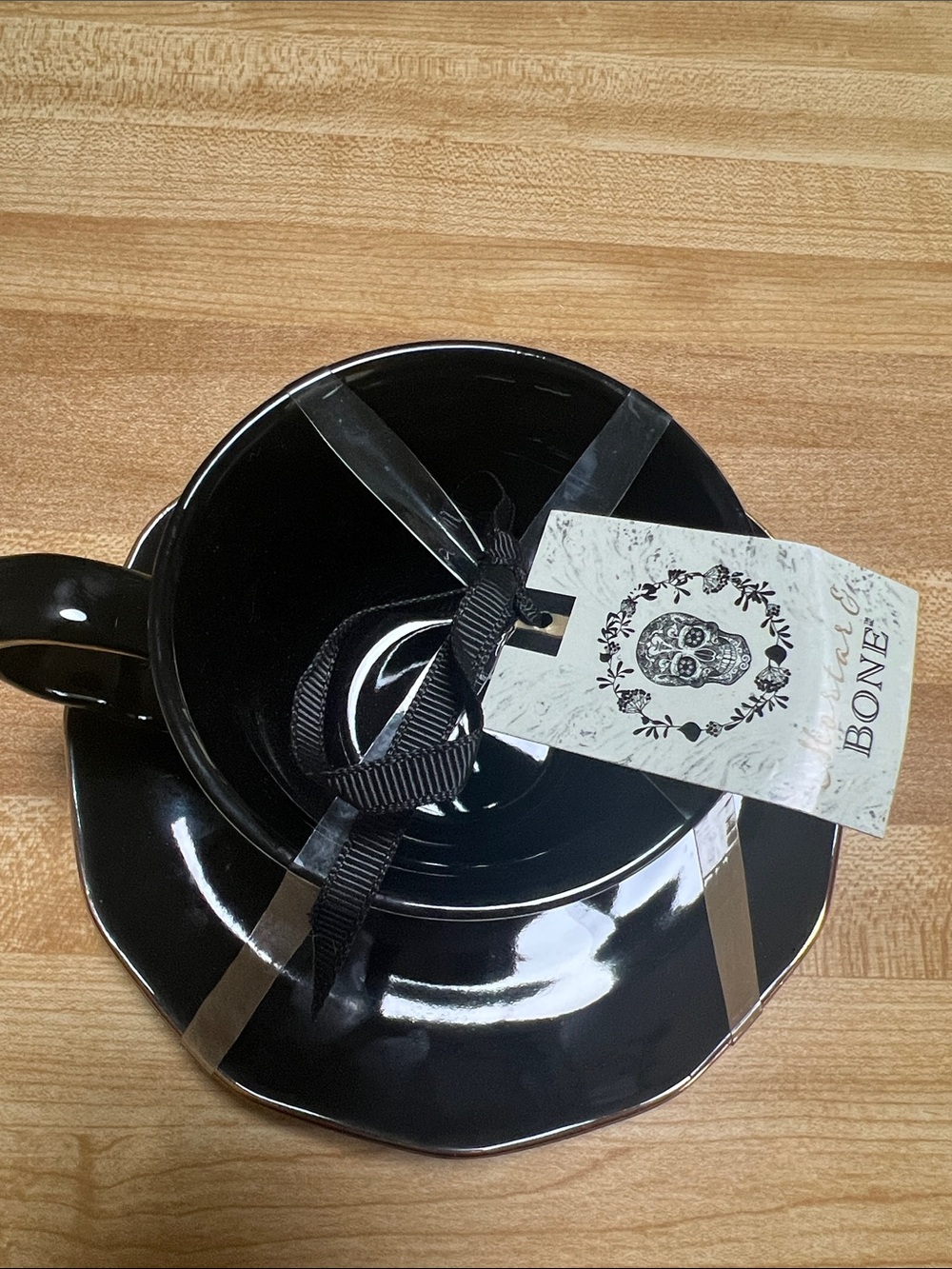 #2799**Black & White Skeleton Couple Teacup and Saucer - Picture 3 of 14
